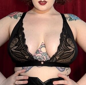 Scantilly by Curvy Kate Indulgence lace and power mesh triangle bralette - M